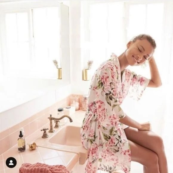 Show Me Your MuMu robe O/S Brie Garden Of Blooms floral rose print open front - Picture 16 of 16